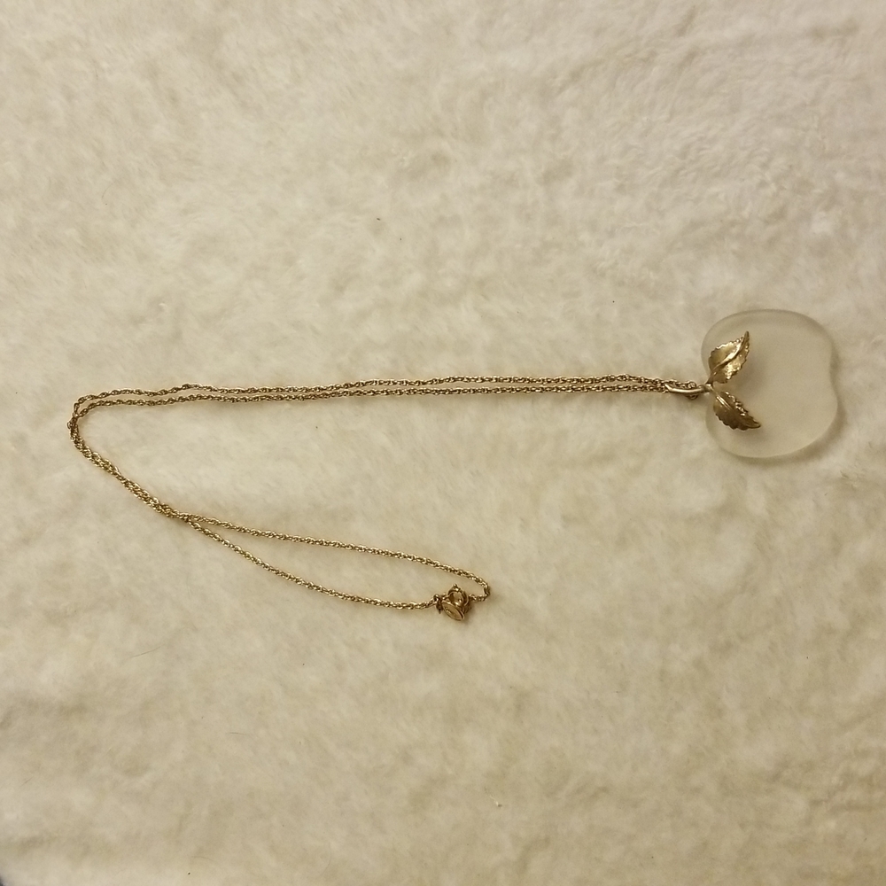 Avon Apple Necklace - Picture 2 of 4